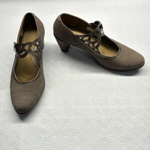 Naot Luma Mary Jane Pumps Shoes Microfibre Suede Size 41 Colour Taupe
